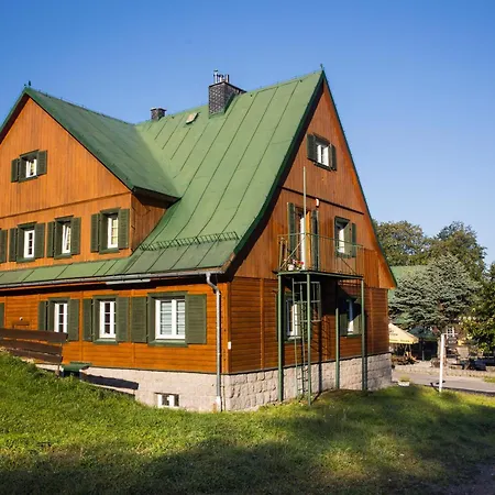 Osada Chybotek בית הארחה 3*